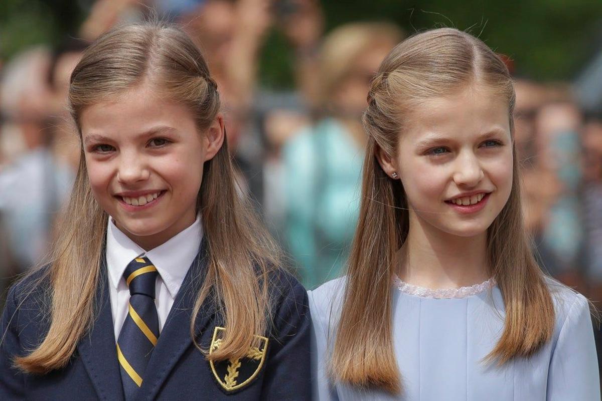 La Infanta Sofía y su hermana, la Princesa Leonor