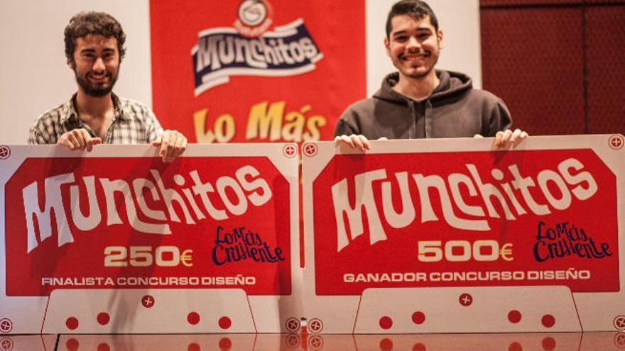 Sebatián Ramírez y Eduardo González, con sus premios.