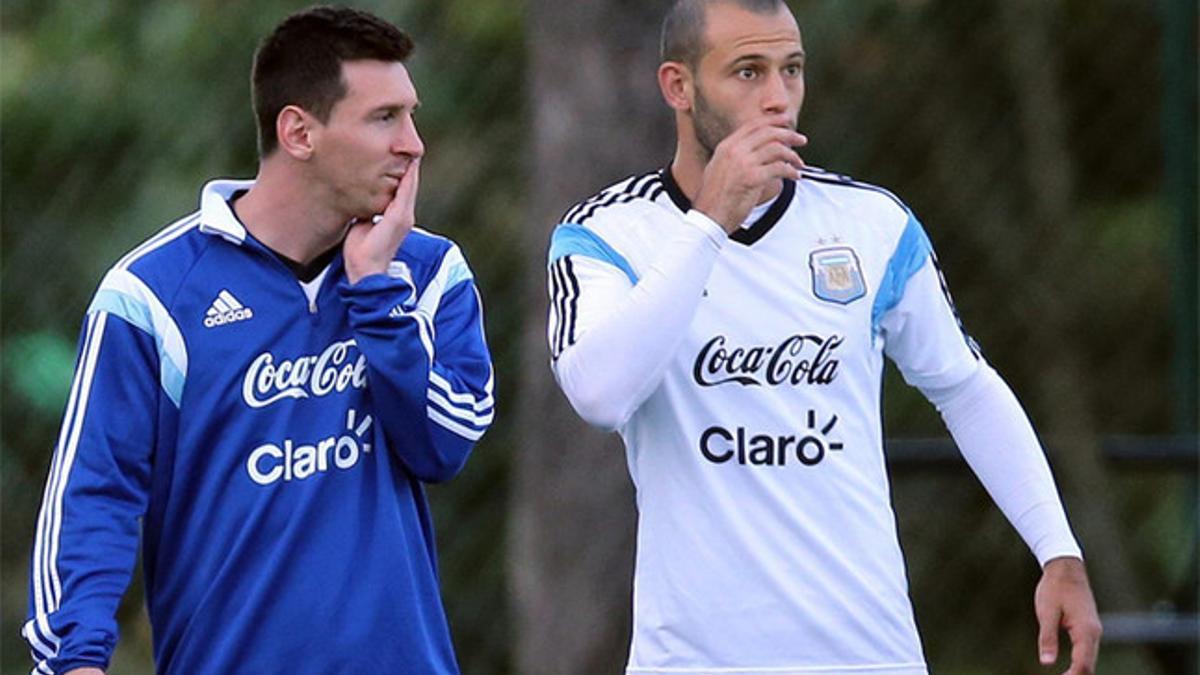 Javier Mascherano y Leo Messi durante la última concentración con Argentina