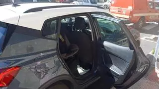 Rescatan a un niño pequeño encerrado en un coche en Gran Canaria