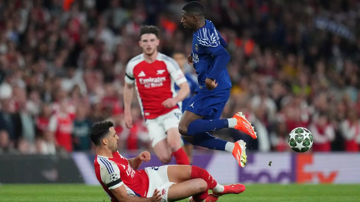 ?Demb谷l谷, lesionado ante el Arsenal!