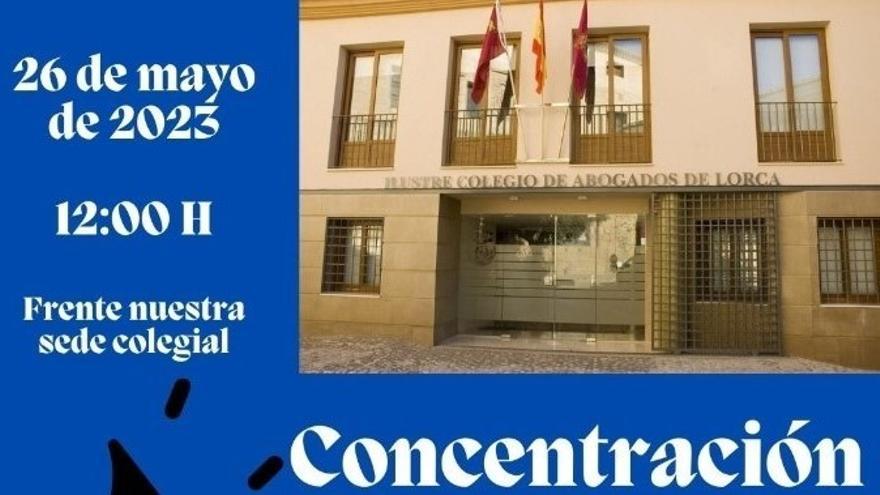 Los abogados de Lorca se concentran “en defensa del Turno de Oficio”