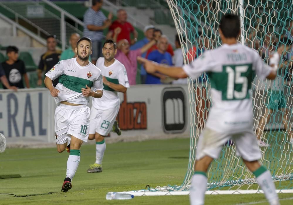 El Elche CF acelera en casa