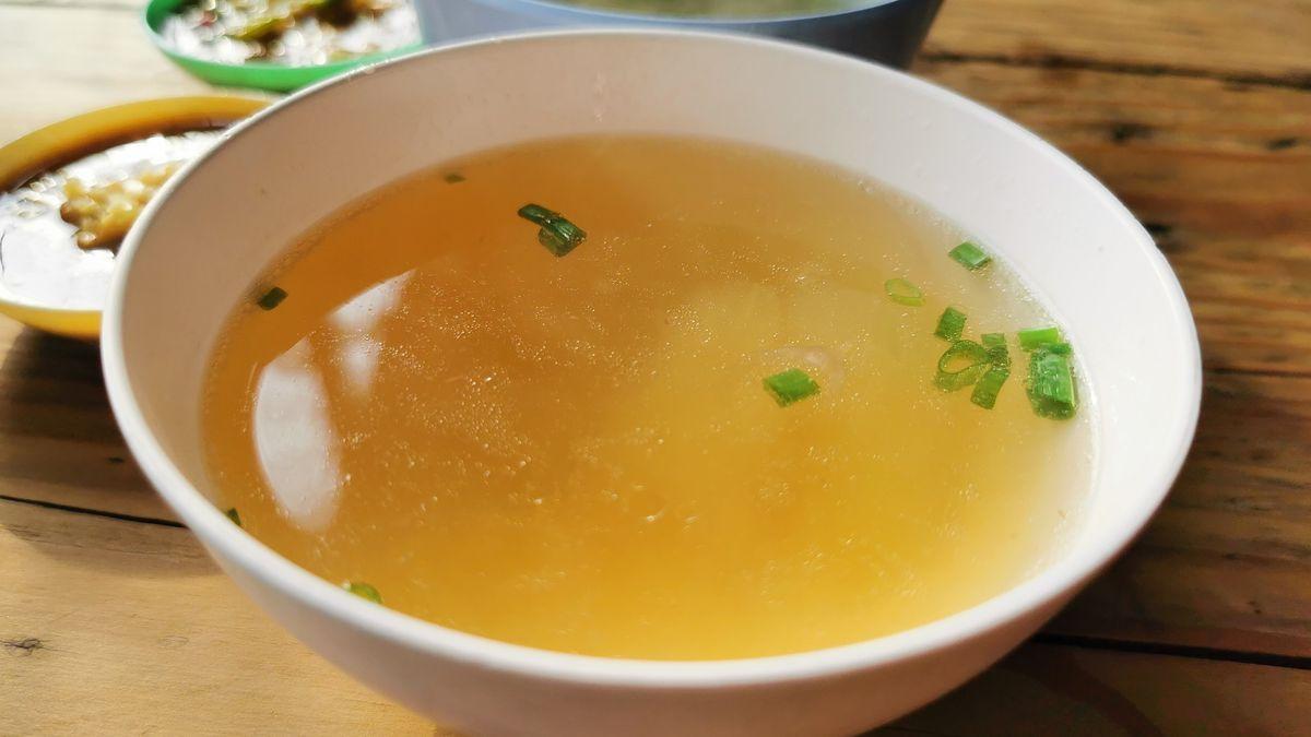 La sopa en invierno es una buena opción para las cenas.