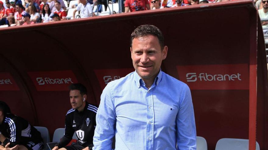 Mario Simón, exentrenador del Real Murcia, durante un partido de la pasada campaña. | PEPE VALERO