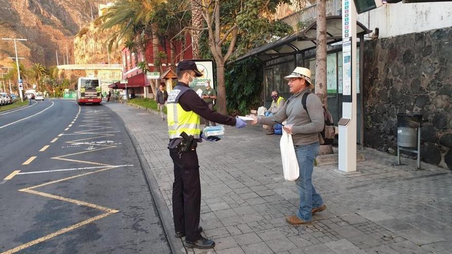 Coronavirus en Canarias | Reparto de mascarillas en Canarias