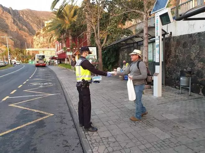 Coronavirus en Canarias | Reparto de mascarillas en Canarias