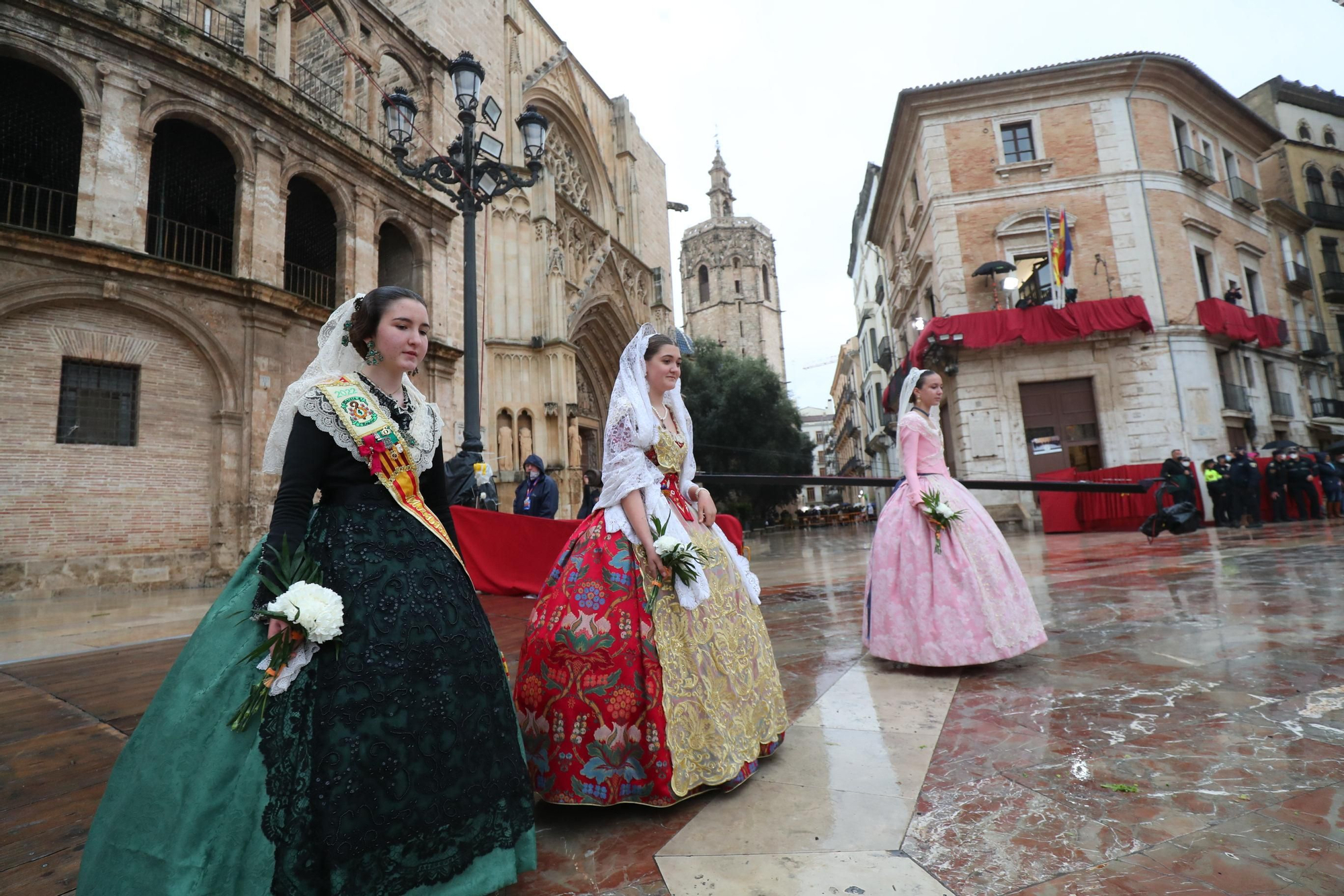 Búscate en el primer día de ofrenda por la calle de la Paz (entre las 17:00 a las 18:00 horas)