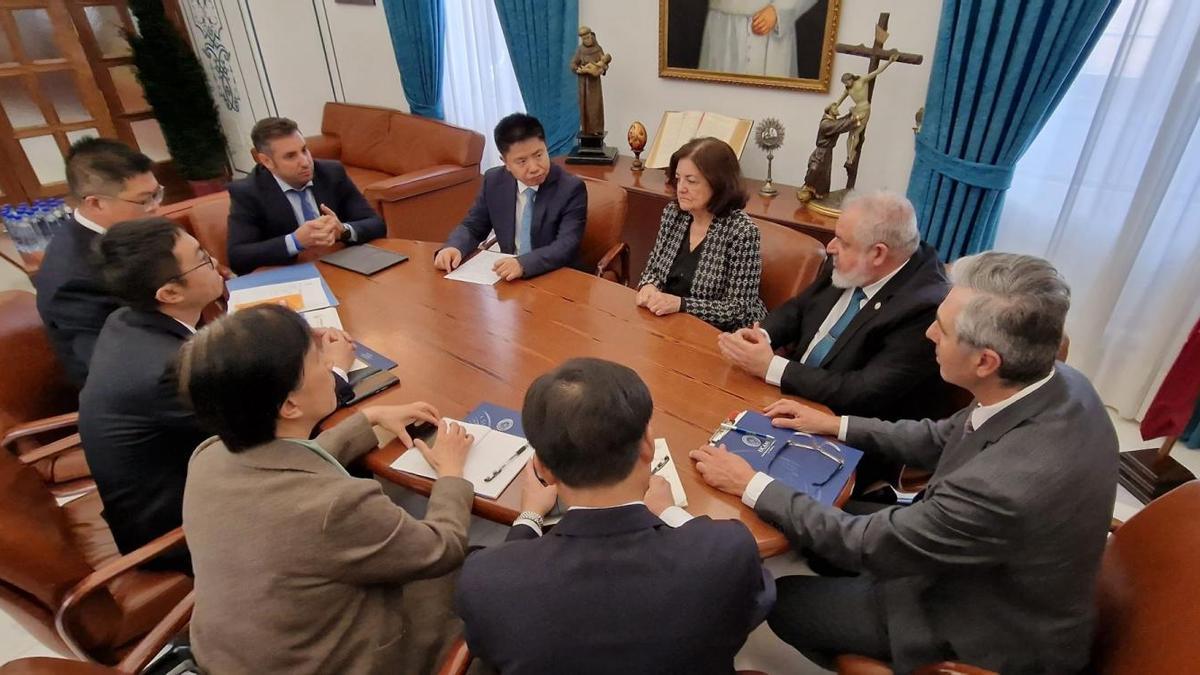 Reunión de trabajo entre miembros de la UCAM y la Southwest University of Science and Technology de China