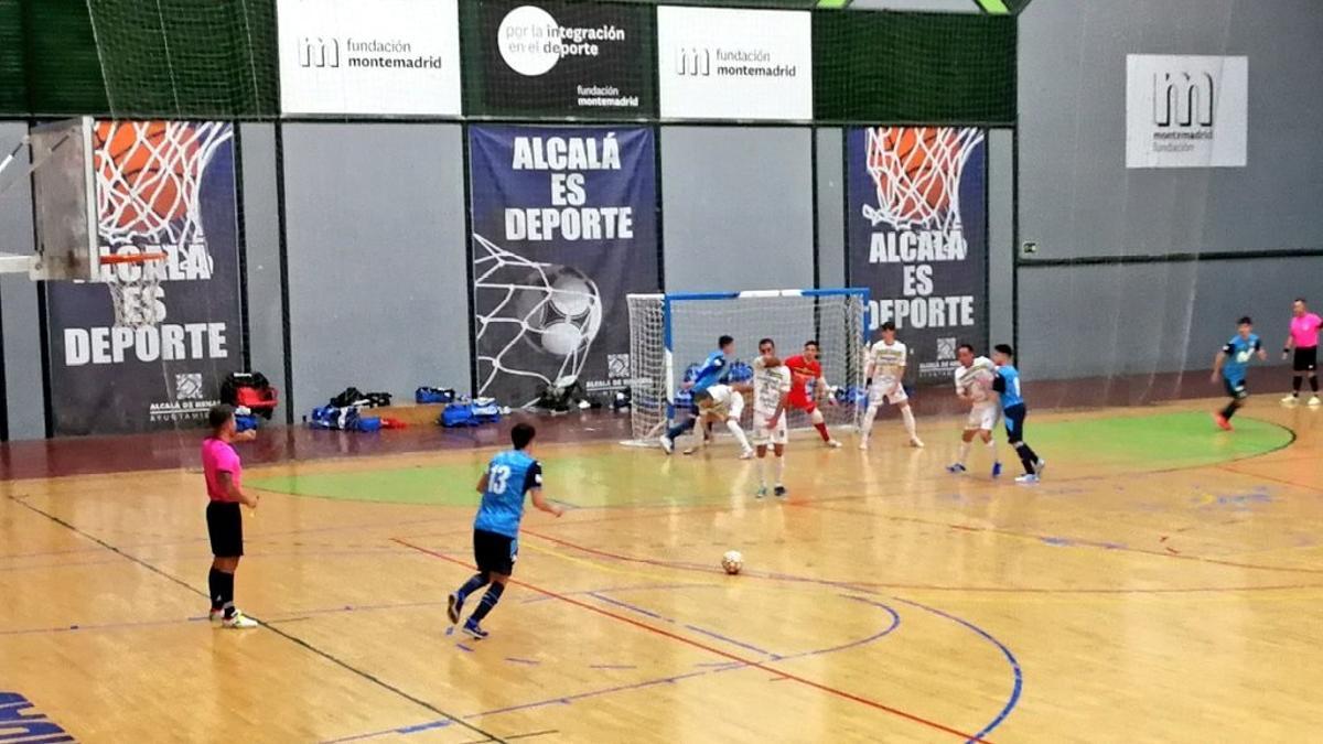 Una acción del partido entre el Inter Movistar B y el Integra2 Navalmoral.