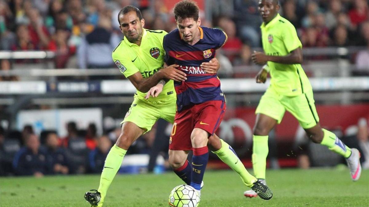 El líder FC Barcelona se enfrenta al Levante en la jornada 18