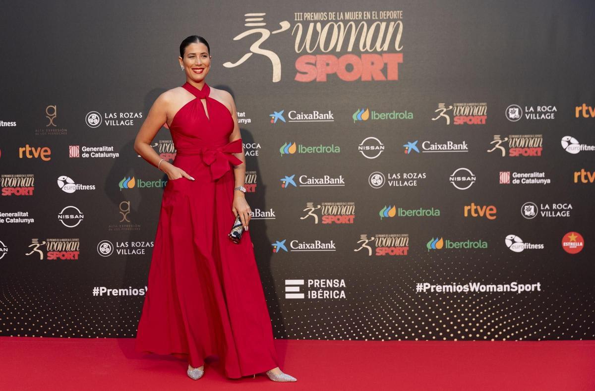 Garbiñe Muguruza en la alfombra roja de los Premios Woman Sport 2023