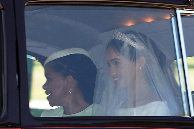 Meghan Markle con tiara y velo