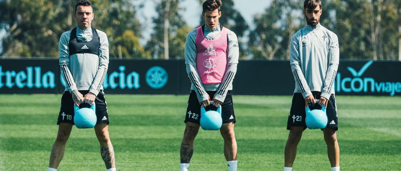 Aspas, Mina y Brais, durante un entrenamiento.