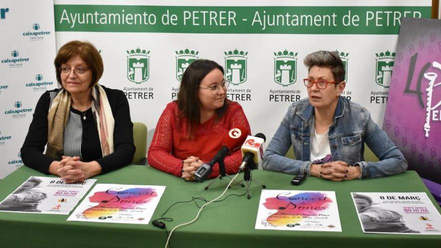 El 40 aniversario de la colla El Terròs subirá al escenario a 90 mujeres músicas en Petrer
