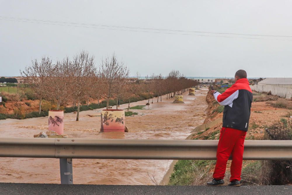 Los pluviómetros han recogido más de cien litros por metro cuadrado en Pilar de la Horadada tras el paso de la borrasca Gloria