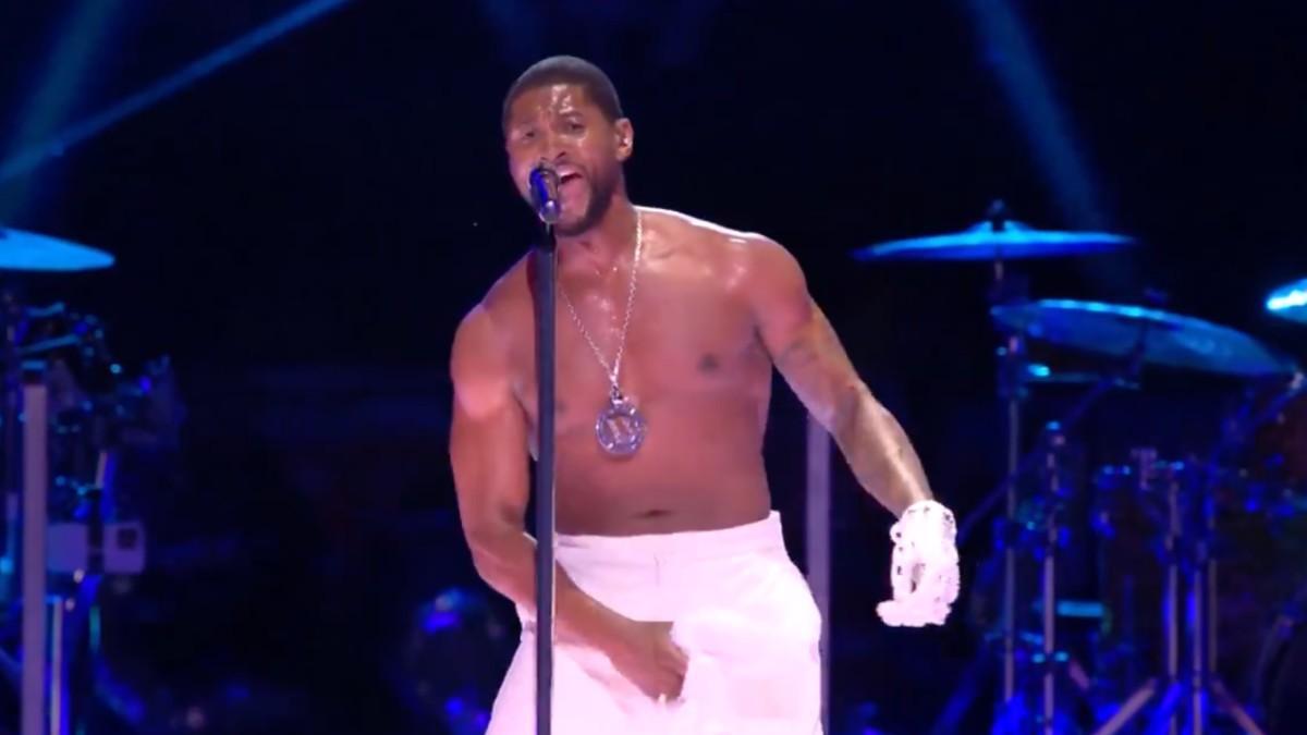 Usher protagonizó una floja actuación en el descanso de la Super Bowl