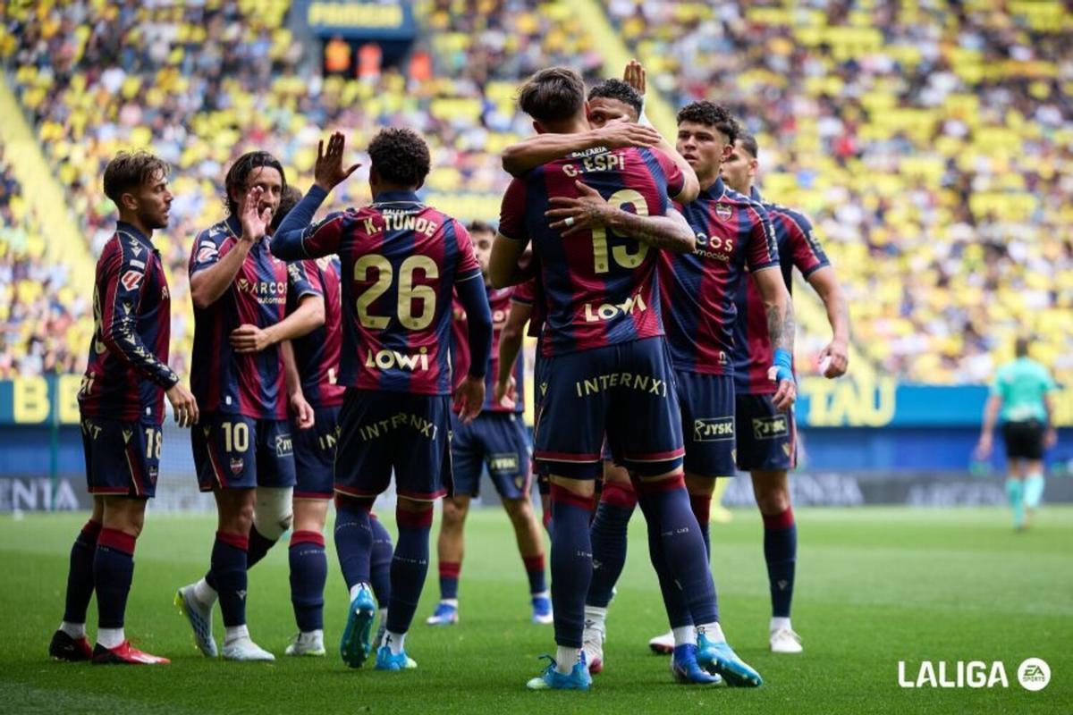El Levante celebra el gol de Espí en La Cerámica.