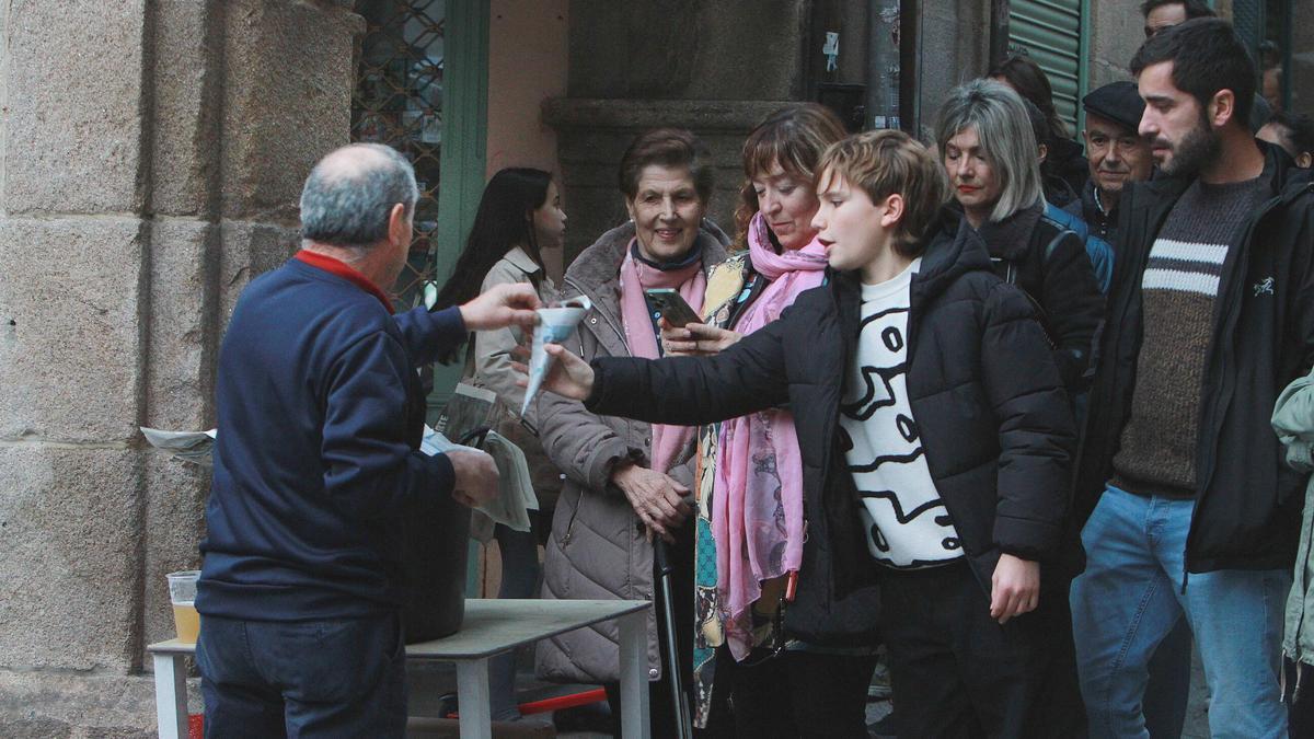 El Magosto municipal inunda las calles de Ourense