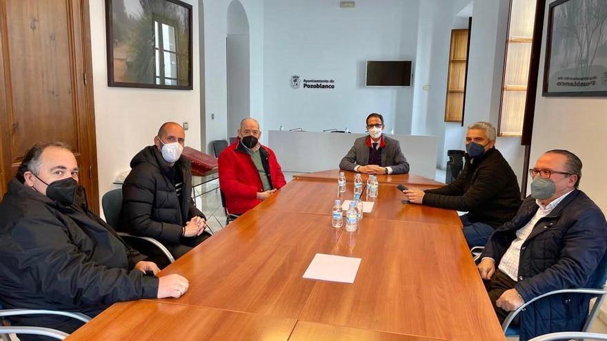 Asistentes a la reunión sobre la romería de la Virgen de Luna de Pozoblanco.