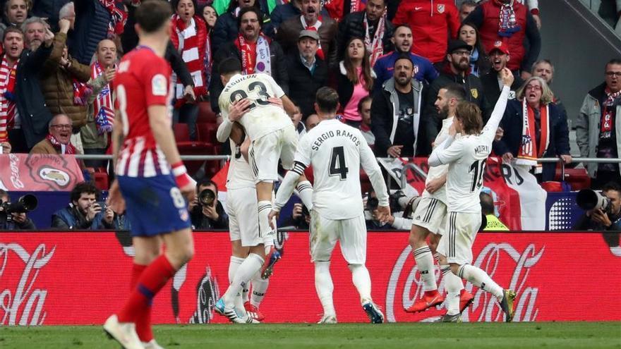 El Real Madrid cree en la Liga y mina a su vecino (1-3)