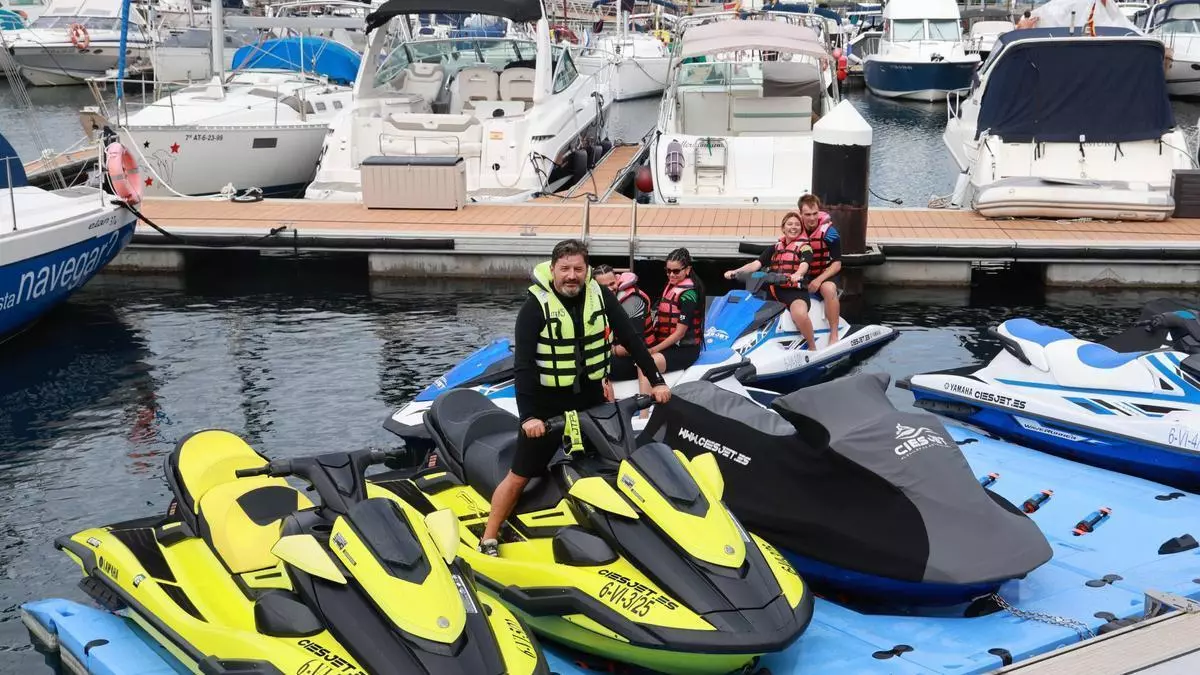 El interés por el «titulín» se dispara en Vigo en víspera de que cambie la normativa para las motos de agua