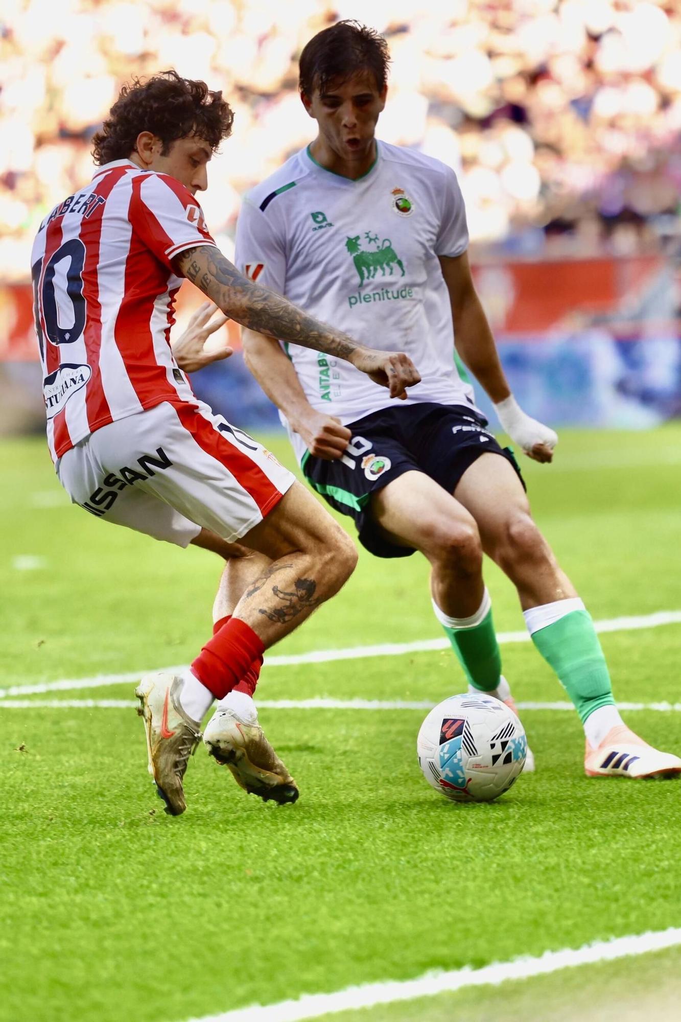 EN IMÁGENES: El partido del Sporting- Racing de Santander en El Molinón
