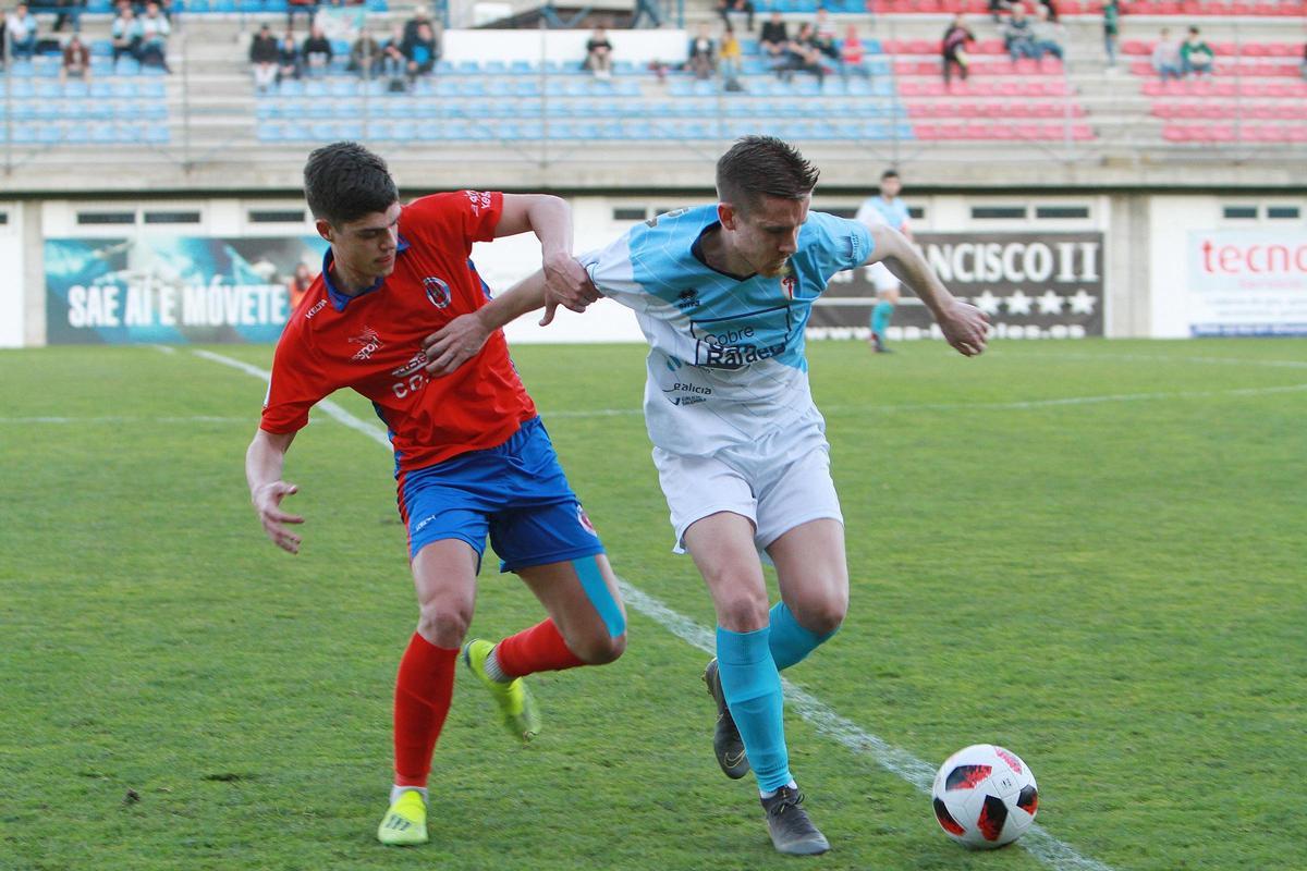 Marcos Remeseiro, durante un partido con el Compostela.