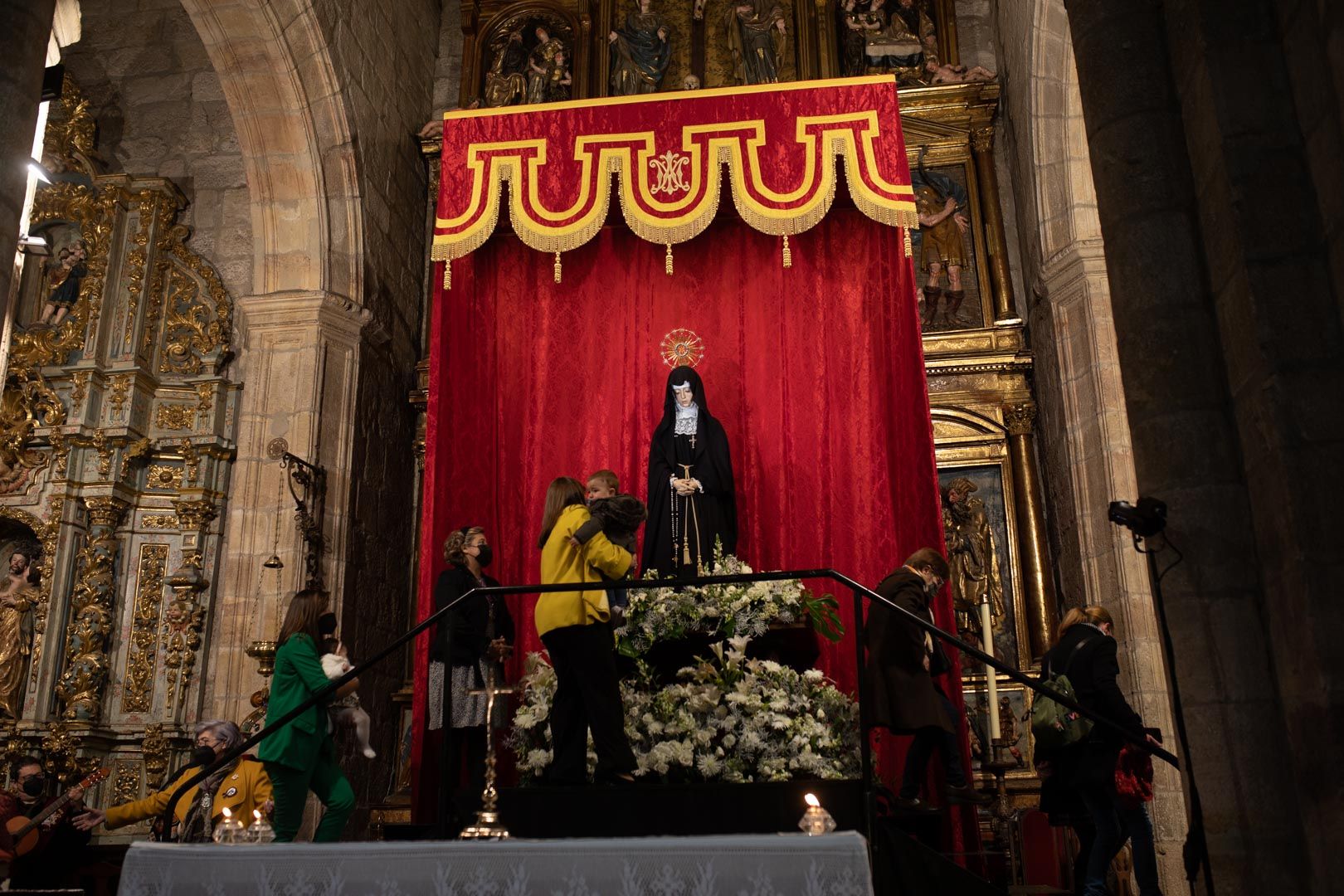 GALERÍA | La presentación de niños a la Virgen de la Soledad, en imágenes