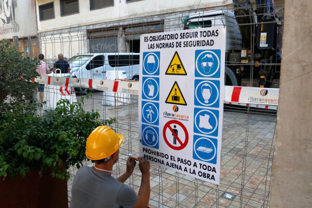 Tras la primera fase de de acondicionamiento del entorno para las obras y retirada del amianto del edificio que albergó los cines Astoria y Victoria, que durará tres semanas, llegará el derribo, tras el cual se iniciarán los trabajos arqueológicos, que durarán entre cuatro y seis meses