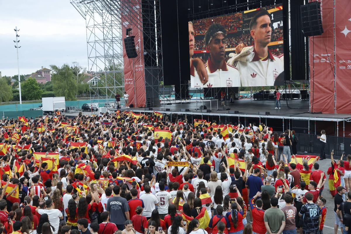 Así se vivió el partido de España contra Francia en Gijón Así se vivió el partido de España contra Francia en Gijón