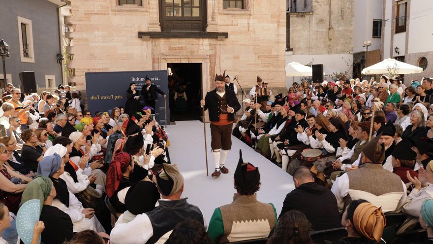 El Traxe’l País brilla en la pasarela de Grado: así fue la gran cita con la indumentaria tradicional
