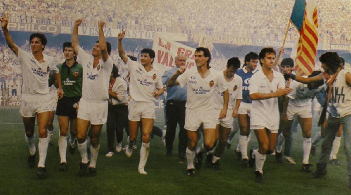 Celebración de la Liga conseguida con Di Stéfano como dirigente del equipo