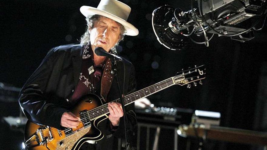 Bob Dylan durante un concierto.