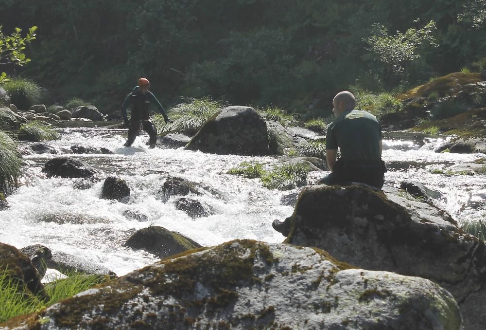 La Guardia Civil alerta en Ponte Caldelas sobre los peligros del barranquismo