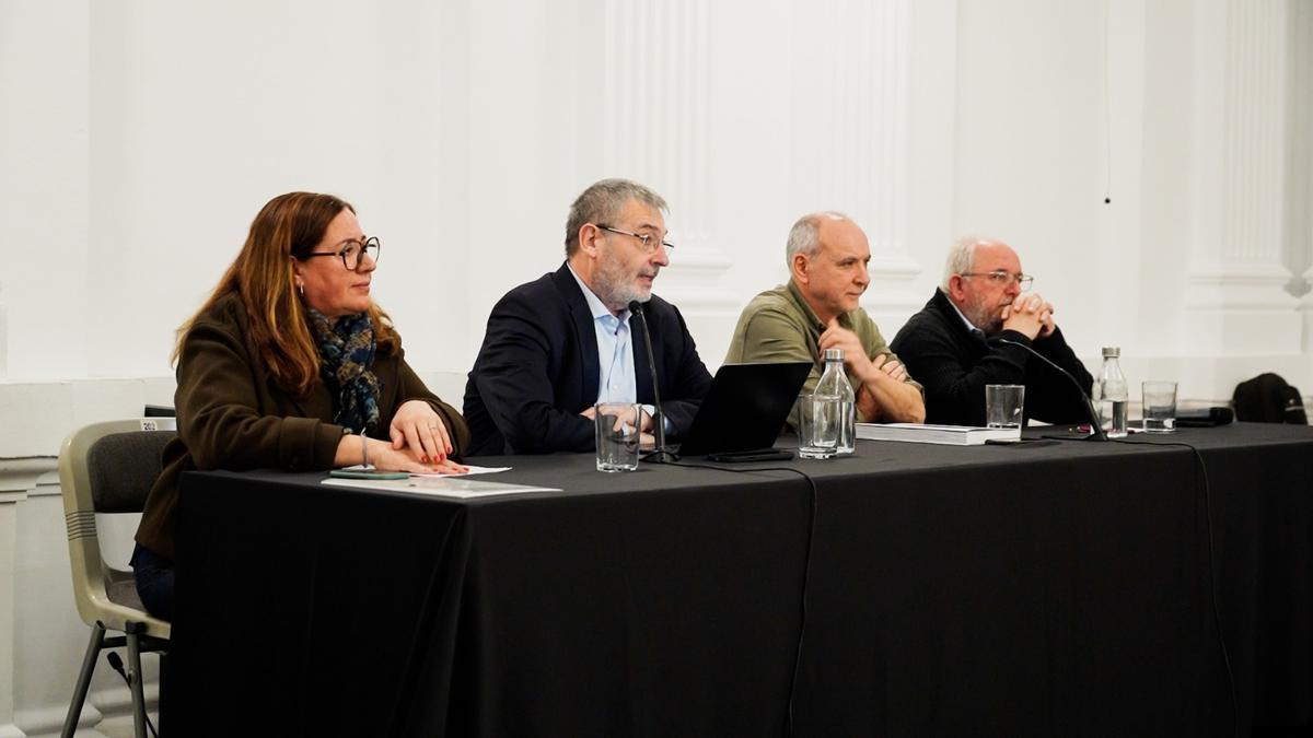 Presentación del último volumen de Amics de la Costera en la Casa de la Cultura de Xàtiva.