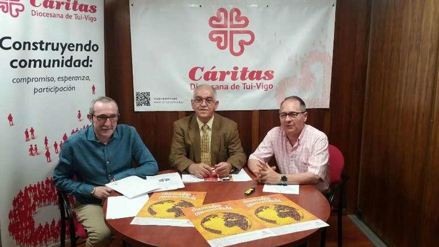 De izq. a dcha.: J. Antonio García, Gonzalo Davila y Juan Lago. // FdV