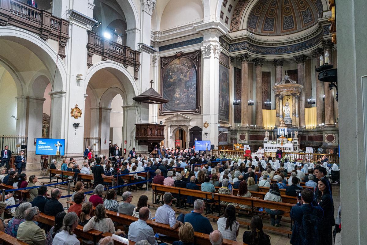 La visita del Papa León XIV en la parroquia de Sant Agustí del Raval