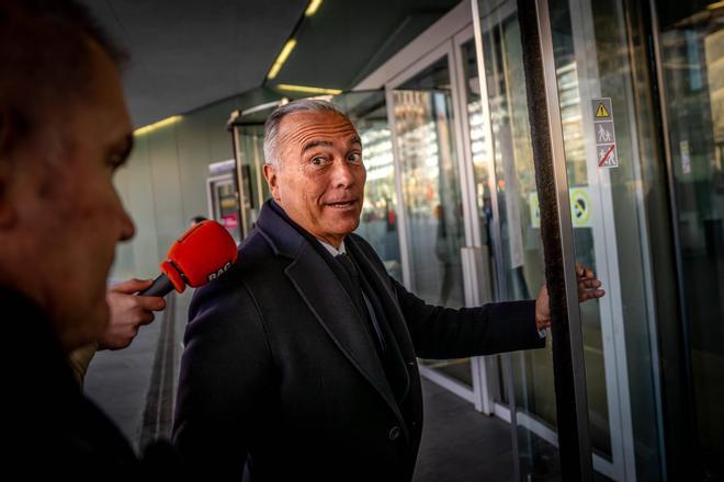 Yuste entrando en la Ciutat de la Justícia