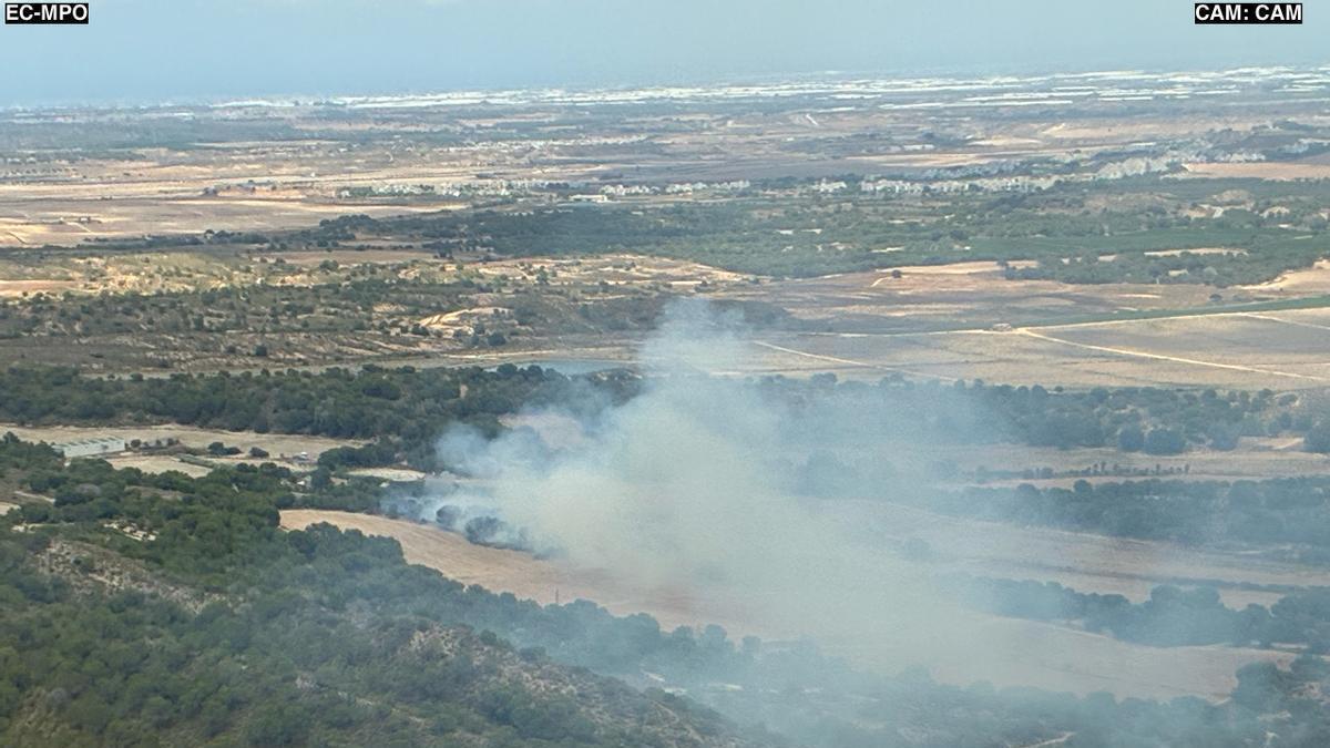 Incendio Murcia | Declarado un incendio forestal en la Sierra de Columbares de Murcia