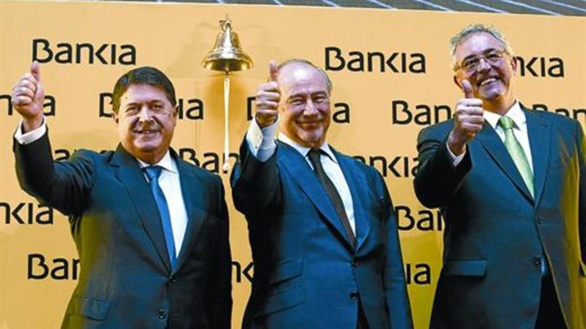 La excúpula de Bankia 8 De izquierda a derecha: Olivas, Rato y Verdú, en la salida a bolsa.
