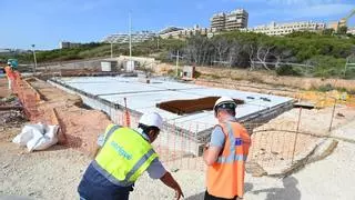 El tanque de tormentas de Arenales, en Elche, estará operativo este verano y habrá encima un parque de calistenia