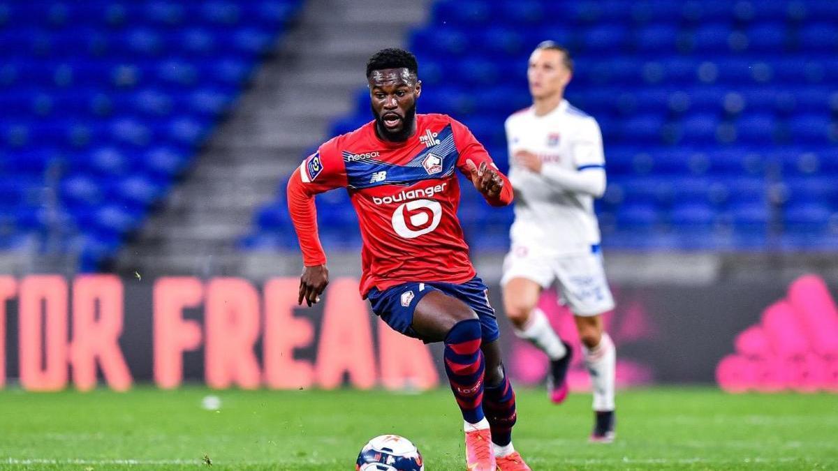 Jonathan Bamba durante un partido con el Lille