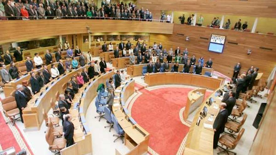 Sesión de apertura de la Cámara con la tribuna de invitados llena.