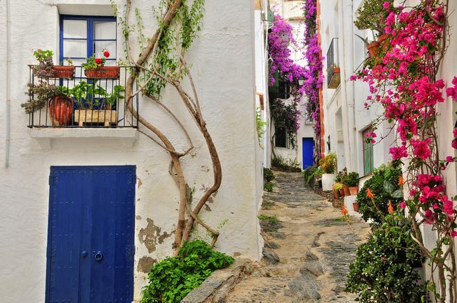 Las calles de Cadaqués, un refugio de belleza