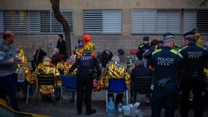 Un incendi en una residència de gent gran de la Barceloneta causa dos ferits i obliga a una evacuació