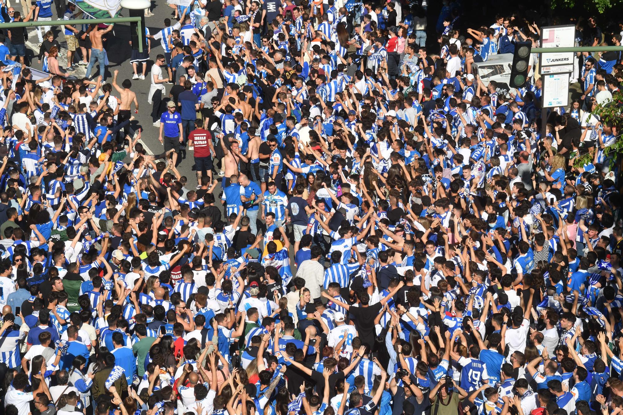 Recibimiento al Deportivo antes del partido frente al Linares