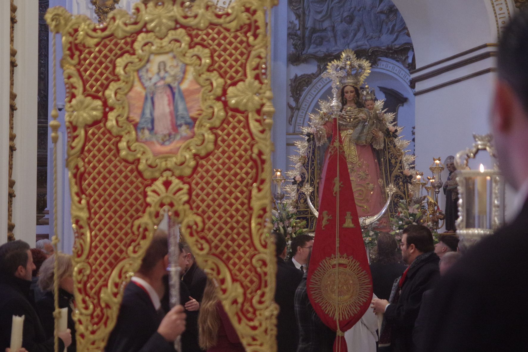 La Virgen de los Remedios inaugura con su rosario el Adviento en Málaga