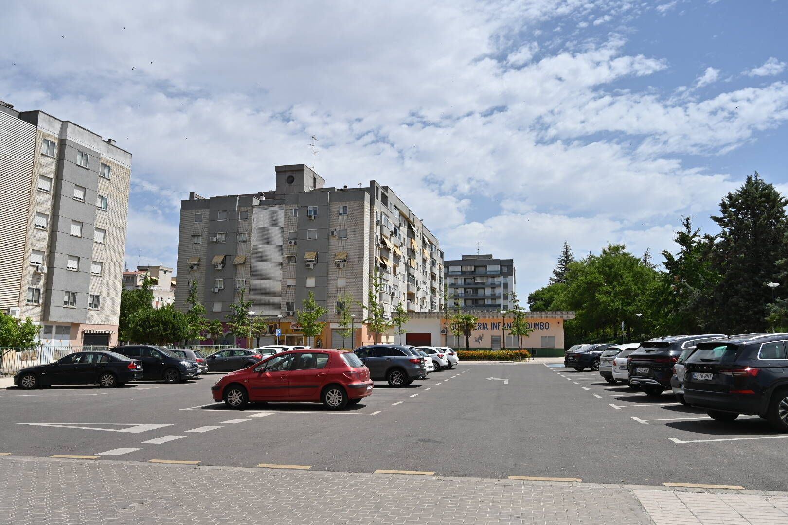 APARCAMIENTO VALDEPASILLAS BADAJOZ PARKING VECINOS SOLANA | Vecinos de  Valdepasillas en Badajoz: 