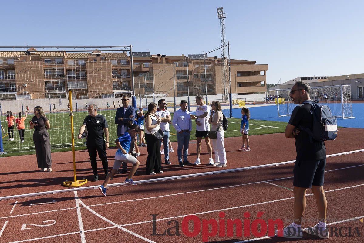 Abel Antón visitaba la Escuela Municipal de Atletismo de Caravaca